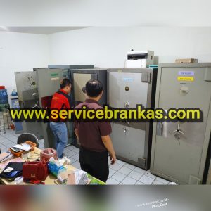 Jasa Service Brankas Bank